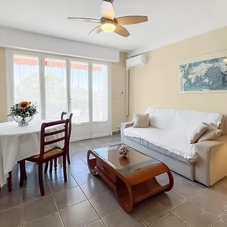Beach, Sun, Air Conditioning And Parking In Agay! Apartment *