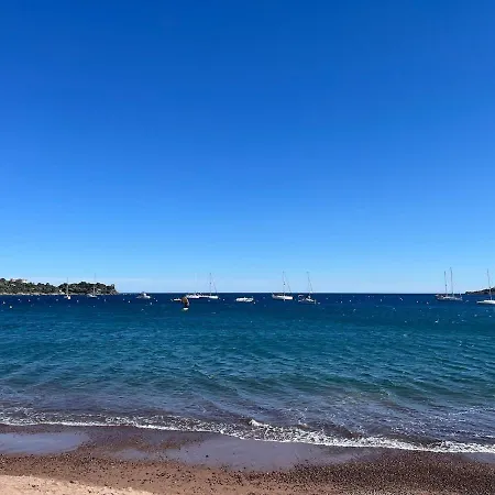 Beach, Sun, Air Conditioning And Parking In Agay! Apartment *