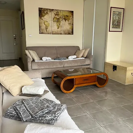 Beach, Sun, Air Conditioning And Parking In Agay! *