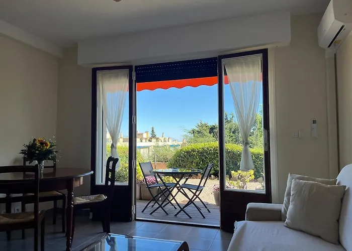 Beach, Sun, Air Conditioning And Parking In Agay!