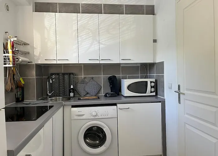 Beach, Sun, Air Conditioning And Parking In Agay! *