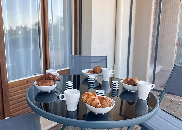 Beach, Sun, Air Conditioning And Parking In Agay! Apartmán *