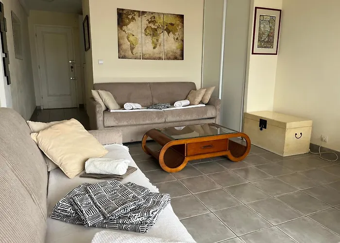 Beach, Sun, Air Conditioning And Parking In Agay! *