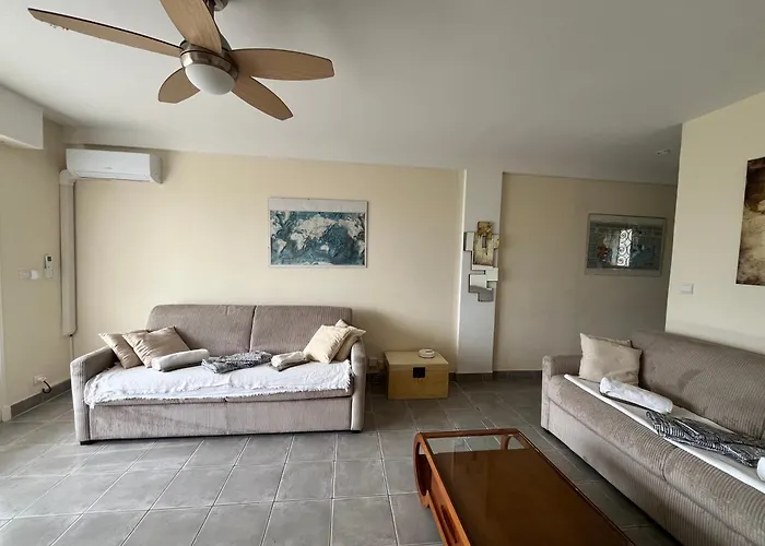 Beach, Sun, Air Conditioning And Parking In Agay! Apartmán *